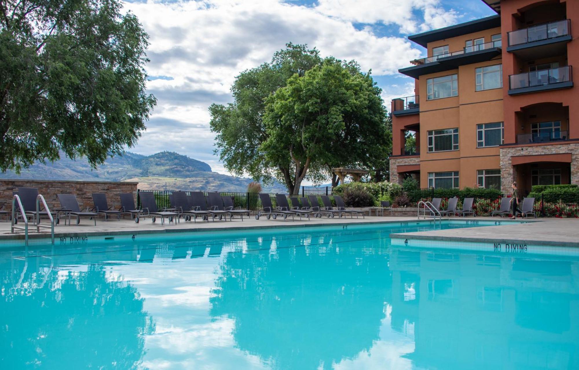 Watermark Beach Resort Osoyoos Esterno foto