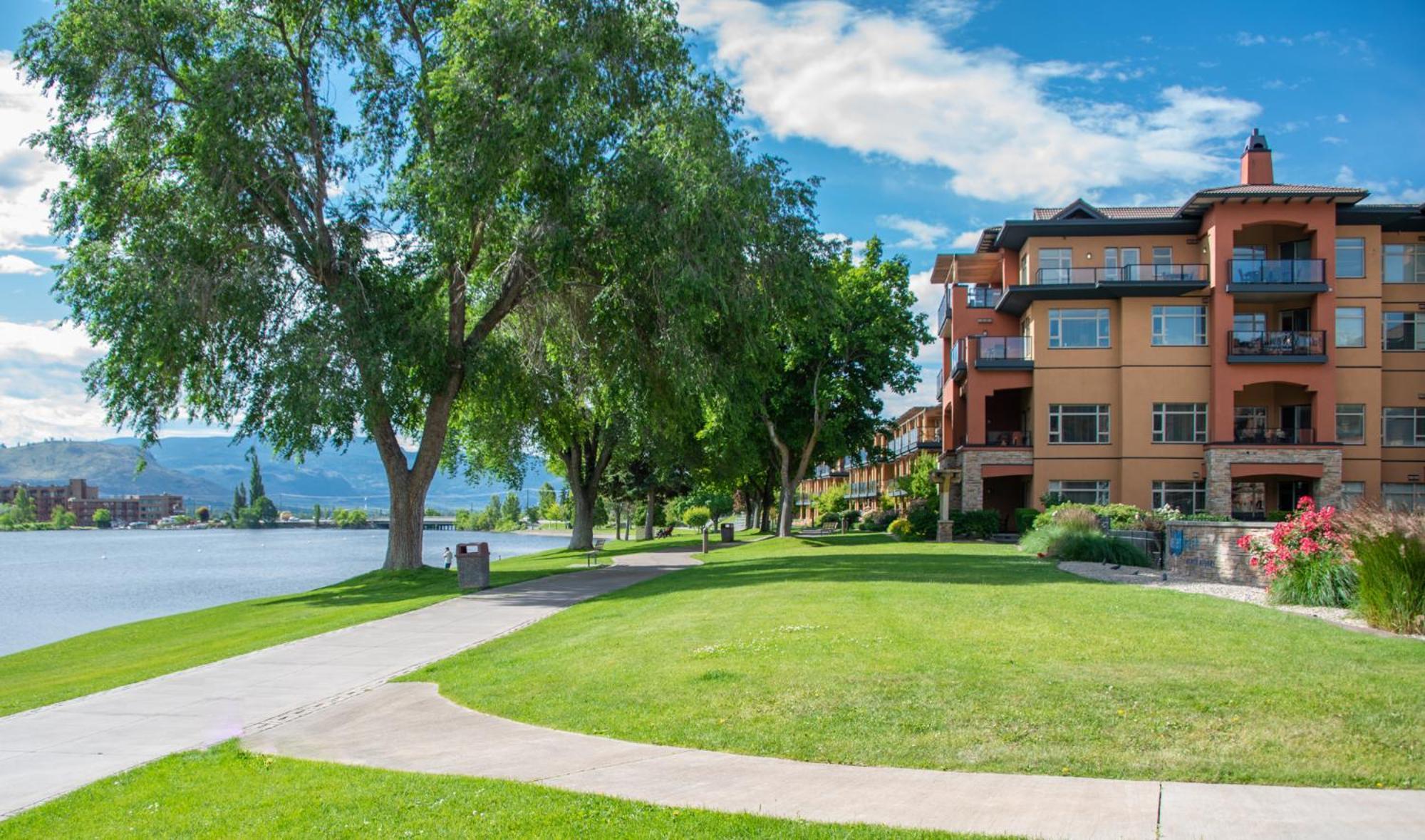 Watermark Beach Resort Osoyoos Esterno foto