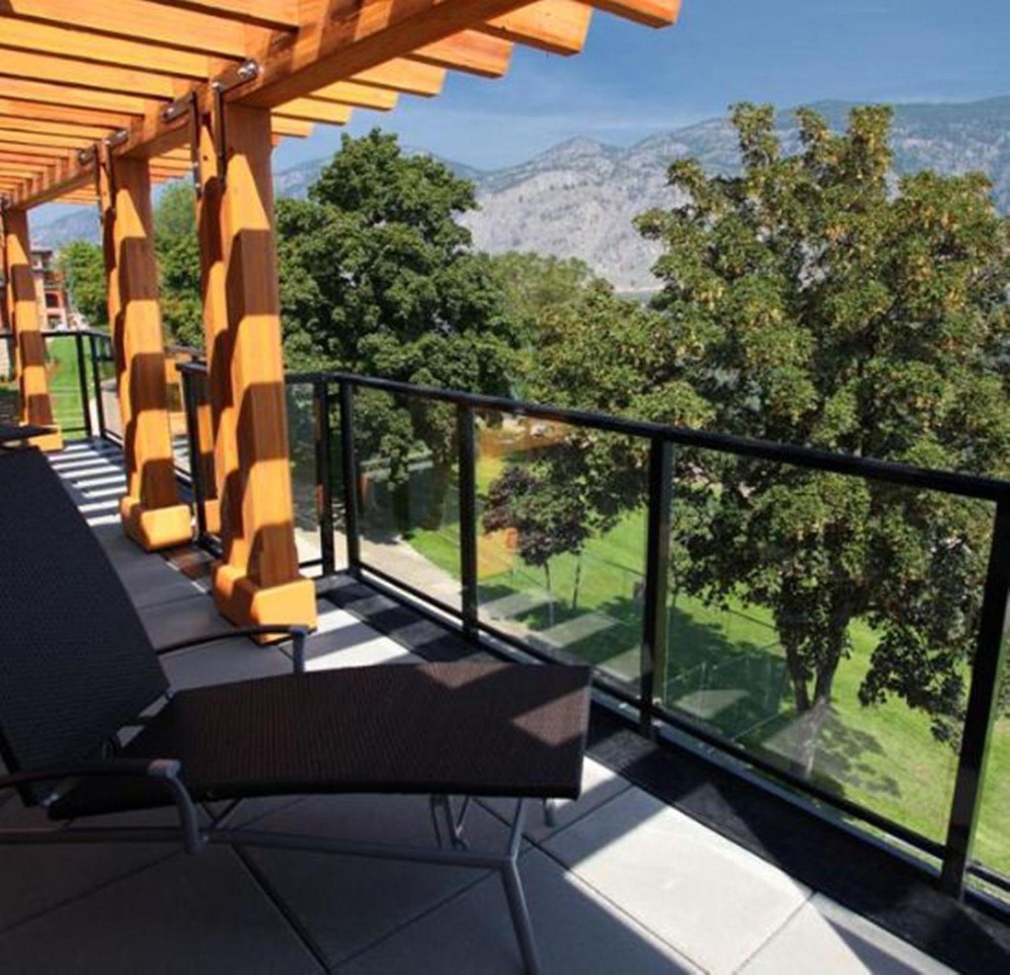 Watermark Beach Resort Osoyoos Esterno foto